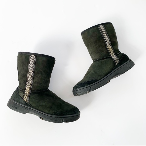 UGG Shoes - UGG Side Braid Black Shearling Short Boots 8